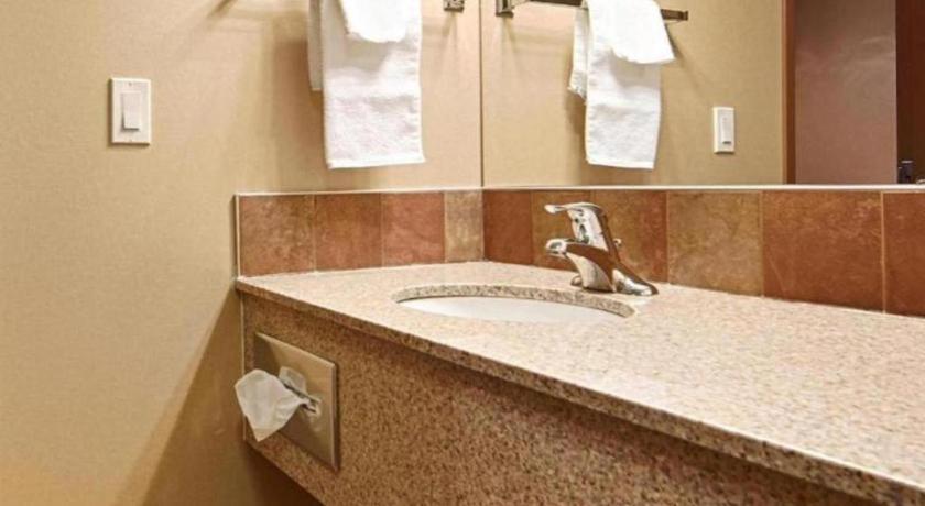 Best Western Diamond Inn Three Hills Exterior foto
